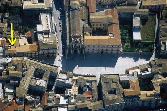 Domus 1333 Al Duomo Villa Syracuse ภายนอก รูปภาพ