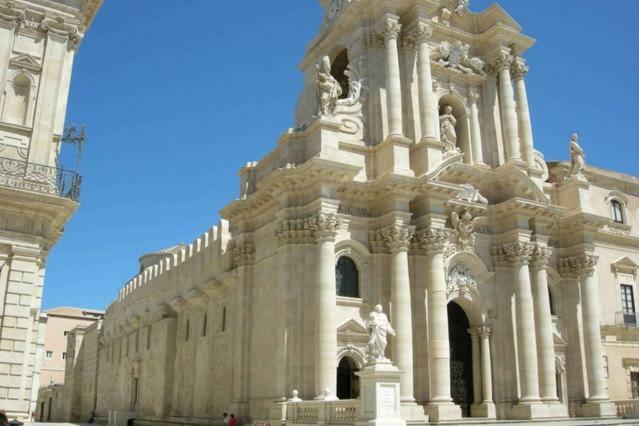 Domus 1333 Al Duomo Villa Syracuse ภายนอก รูปภาพ